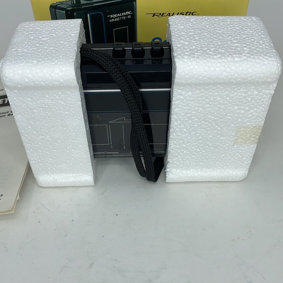 New Vintage Compact Cassette Recorder Portable Audio Tape Player with earbuds - Picture 7 of 13